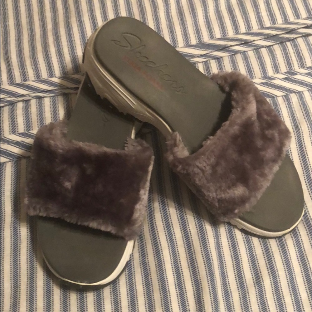 Skechers Yoga Foam Slippers
